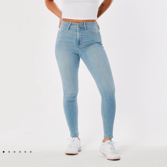 Hollister high rise jean leggings in light wash - Picture 2 of 3